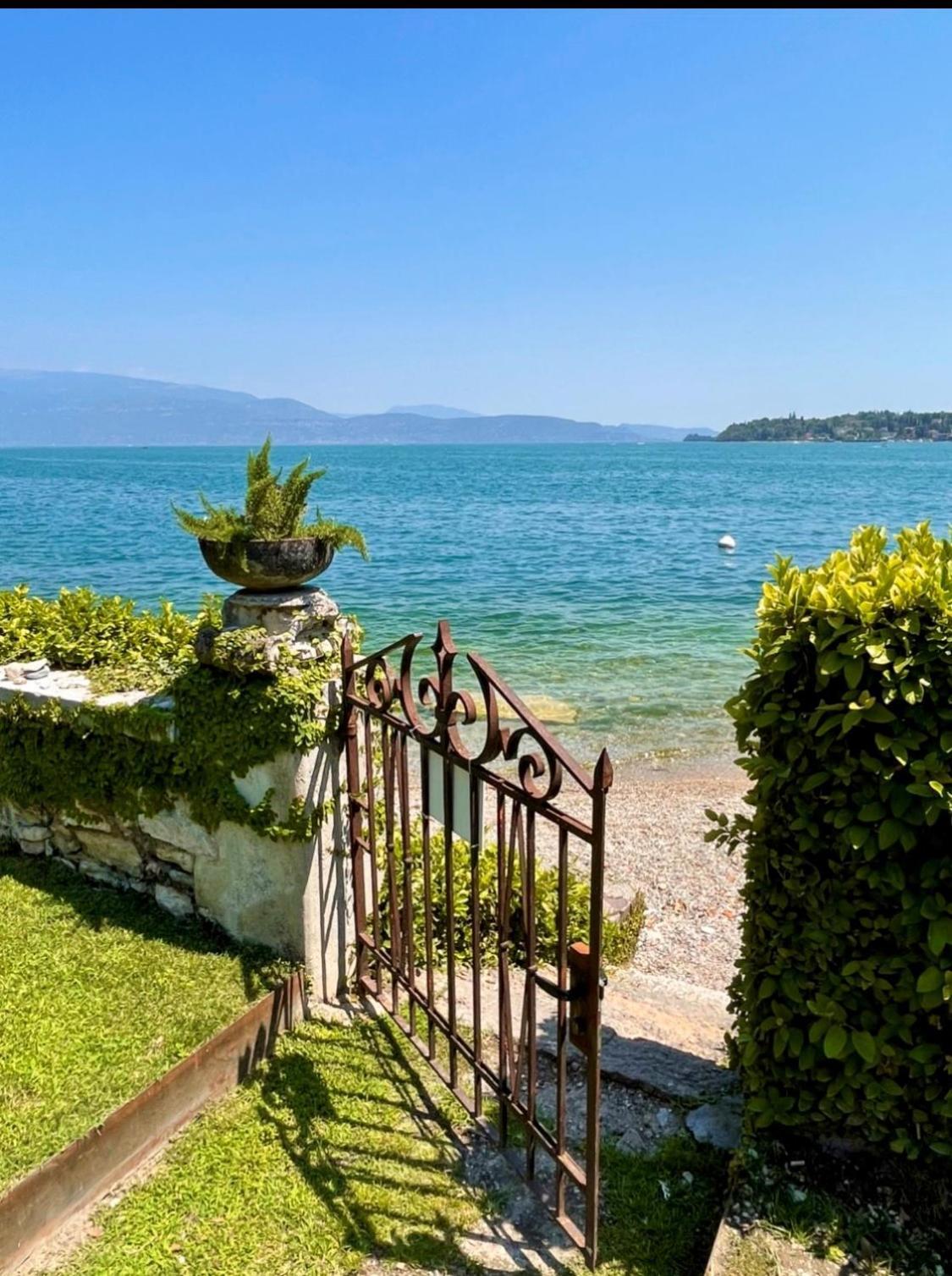 Luxury Lakeside Apartment Right On The Water Salo Exterior photo